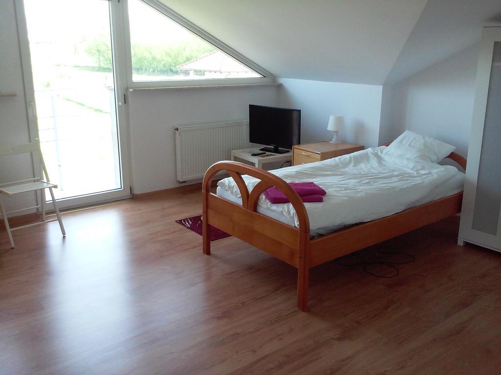Bed and Breakfast Dworek Poznaň Exteriér fotografie